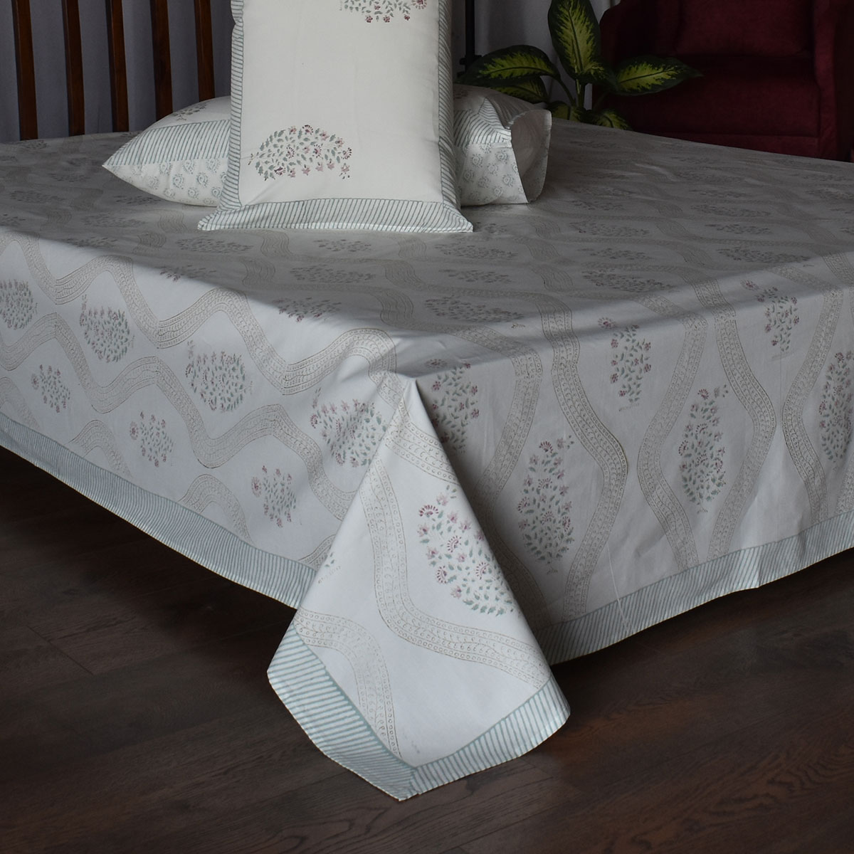 Queen Size Percale Fine Cotton Bedspread with 2 Pillow Cases 200082