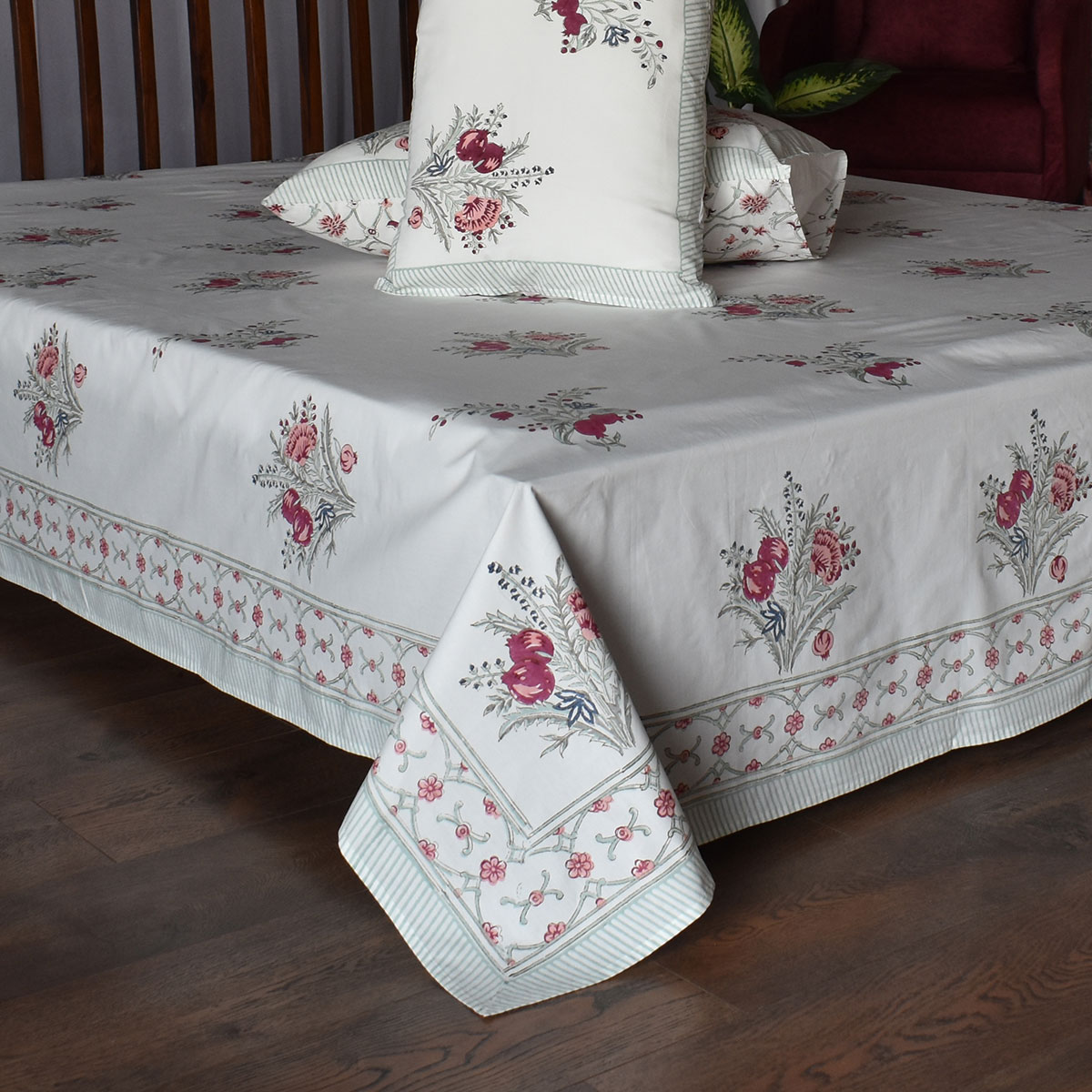 Queen Size Percale Fine Cotton Bedspread with 2 Pillow Cases 200084