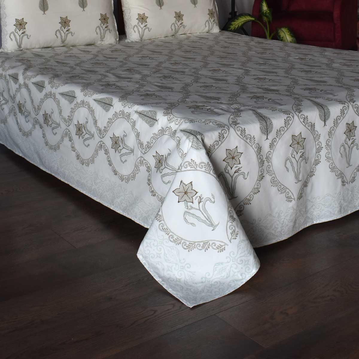 Queen Size Percale Fine Cotton Bedspread with 2 Pillow Cases 200089
