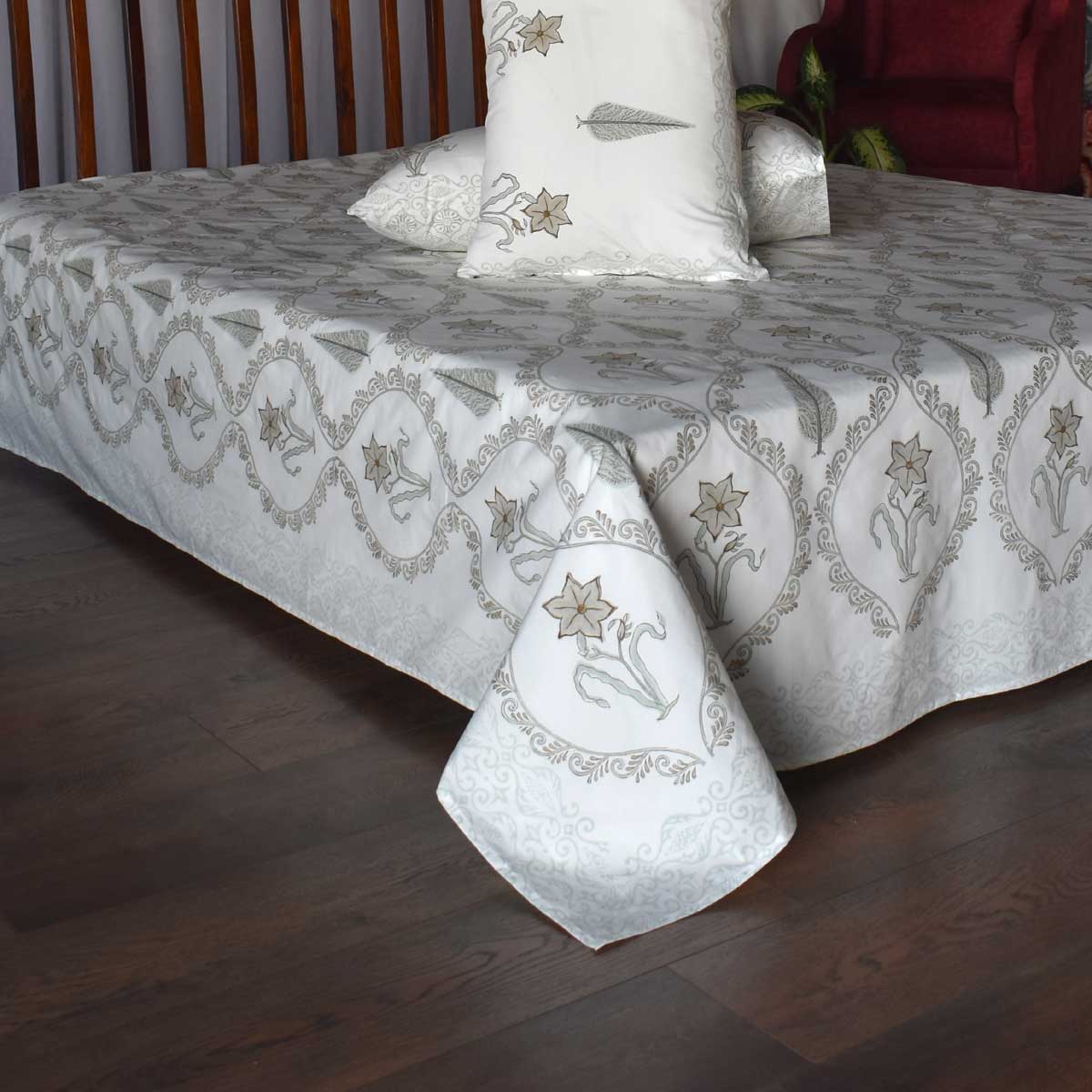 Queen Size Percale Fine Cotton Bedspread with 2 Pillow Cases 200089