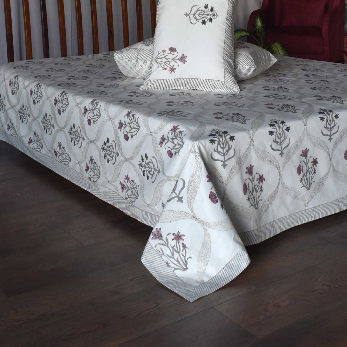 Queen Size Percale Fine Cotton Bedspread with 2 Pillow Cases 200091