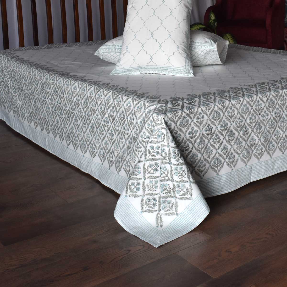 King Size Block Printed Percale Fine Cotton Bedspread with 2 Pillow Cases 200952