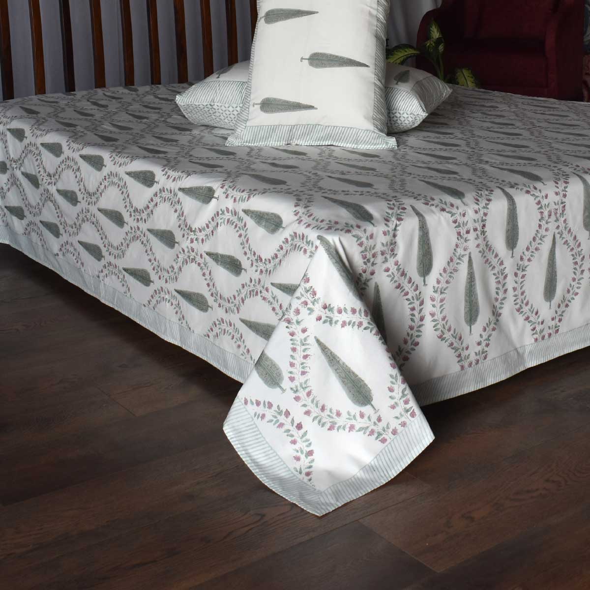 Queen Size Percale Fine Cotton Bedspread with 2 Pillow Cases 200095