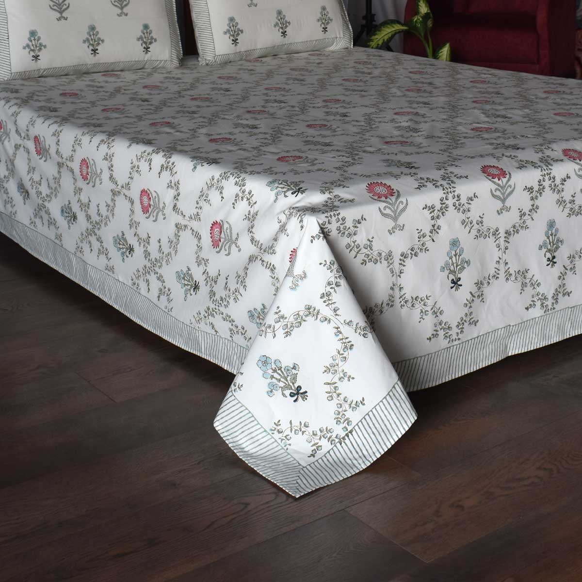 Queen Size Percale Fine Cotton Bedspread with 2 Pillow Cases 200096