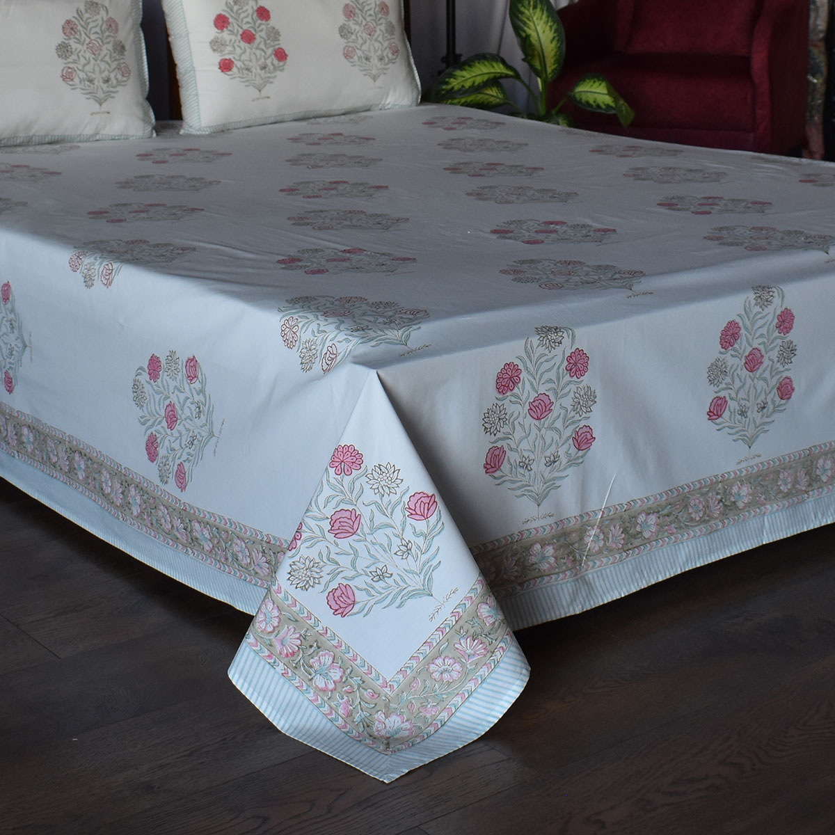 King Size Block Printed Percale Fine Cotton Bedspread with 2 Pillow Cases 200685