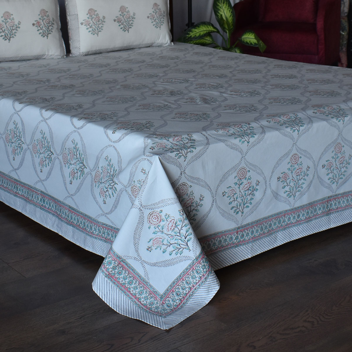 King Size Block Printed Percale Fine Cotton Bedspread with 2 Pillow Cases 200796