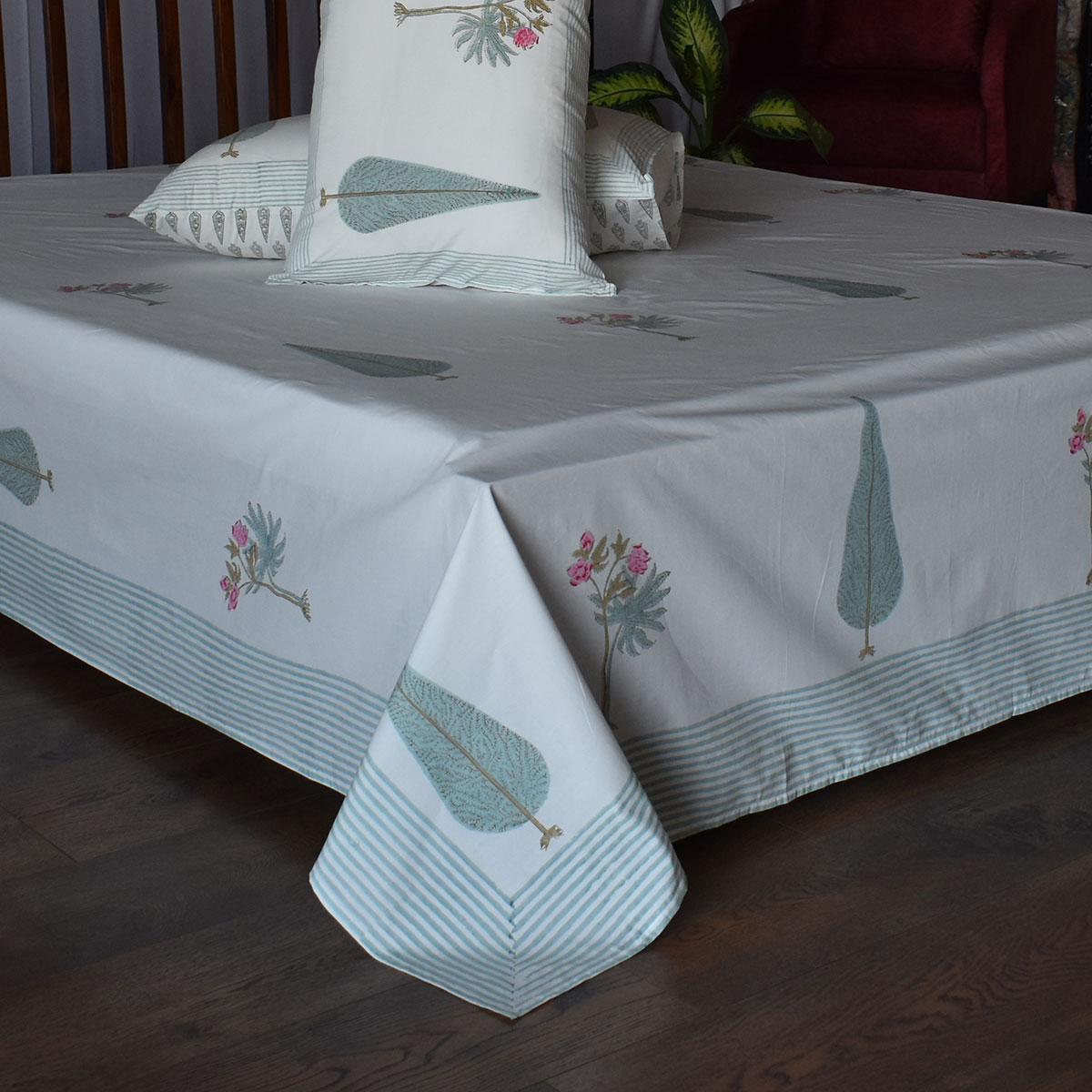 King Size Block Printed Percale Fine Cotton Bedspread with 2 Pillow Cases 200805