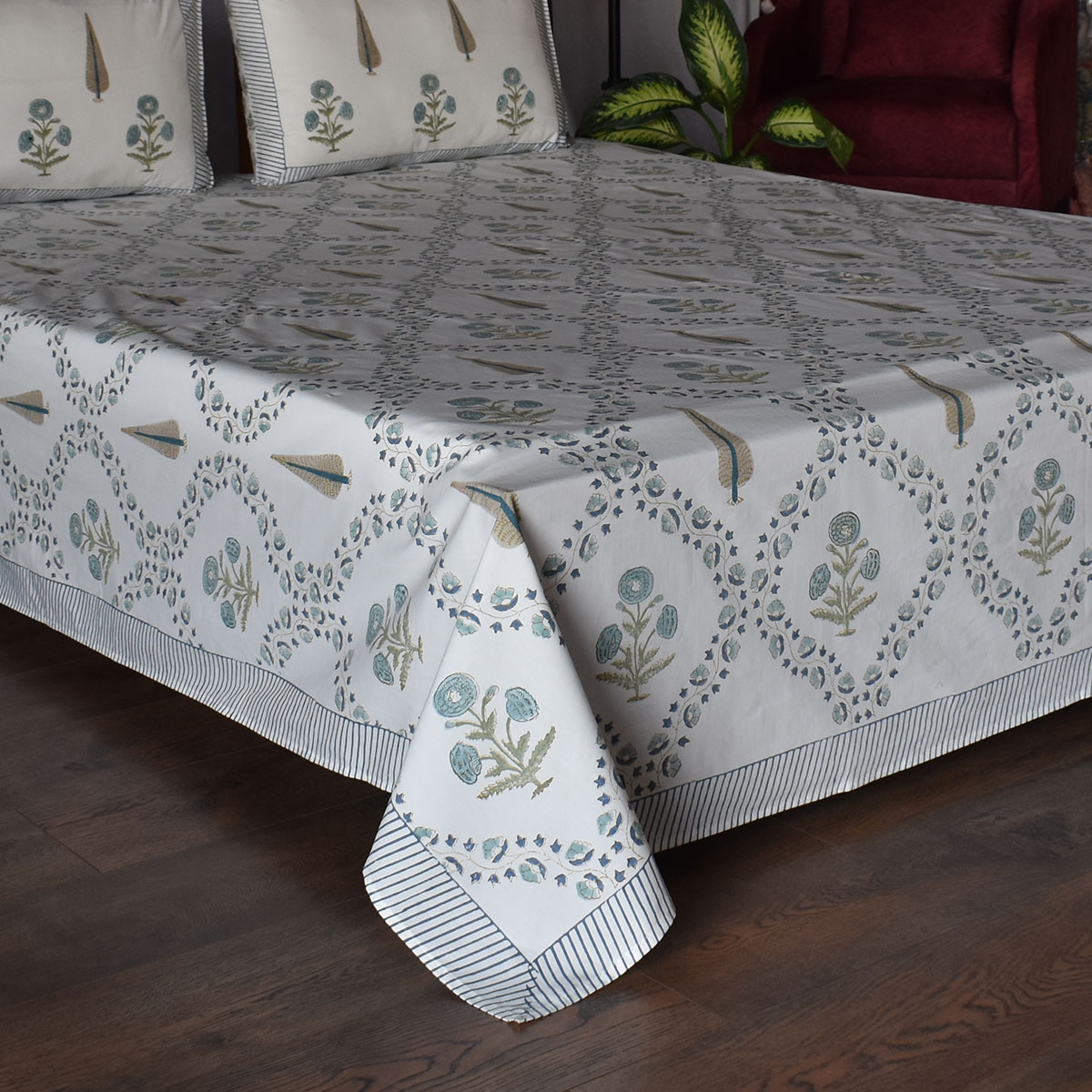 King Size Block Printed Percale Fine Cotton Bedspread with 2 Pillow Cases 200822