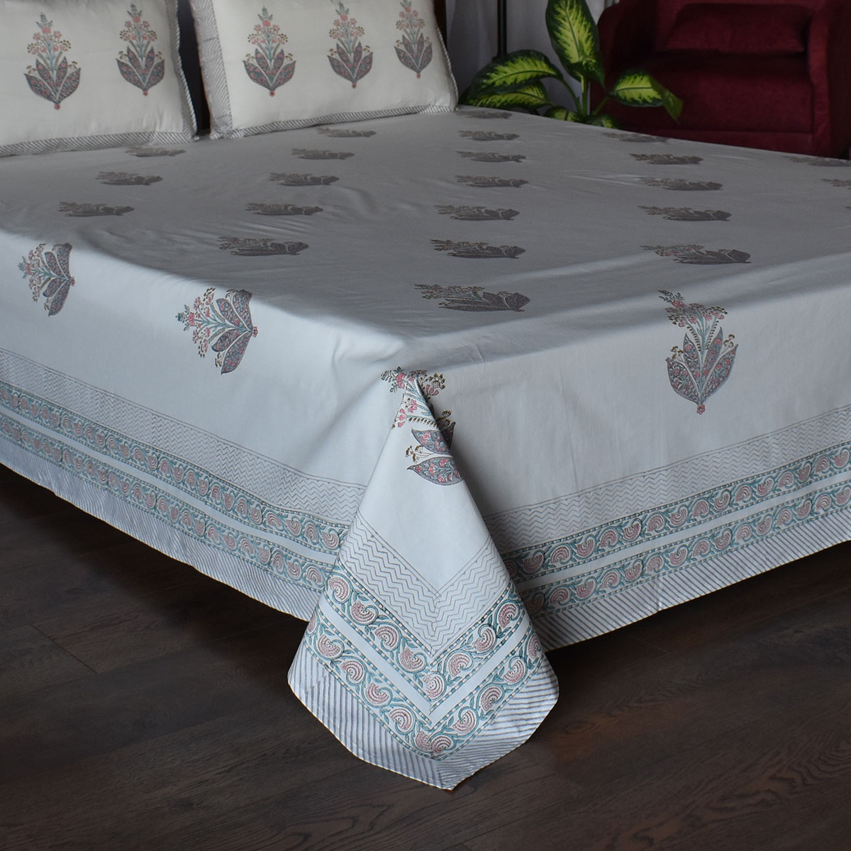 King Size Block Printed Percale Fine Cotton Bedspread with 2 Pillow Cases 200847