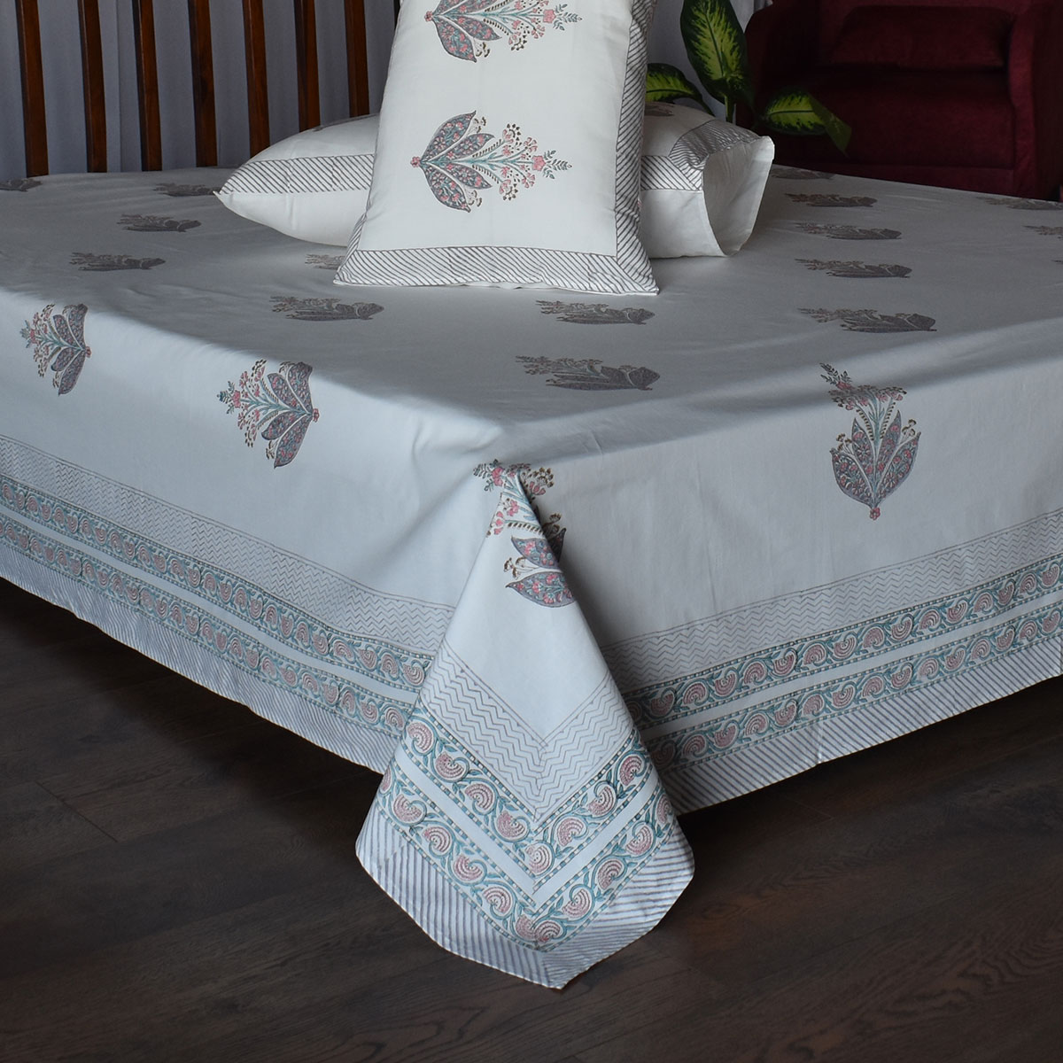King Size Block Printed Percale Fine Cotton Bedspread with 2 Pillow Cases 200847
