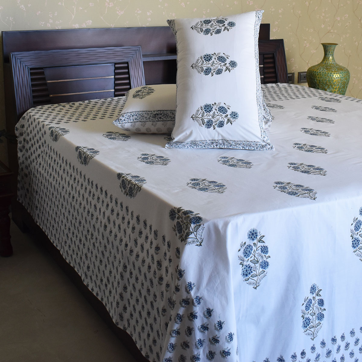 King Size Block Printed Percale Fine Cotton Bedspread with 2 Pillow Cases 200849