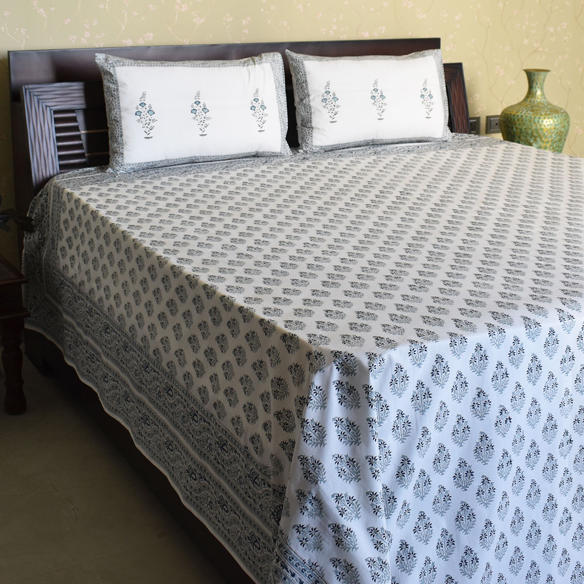 King Size Block Printed Percale Fine Cotton Bedspread with 2 Pillow Cases 200851