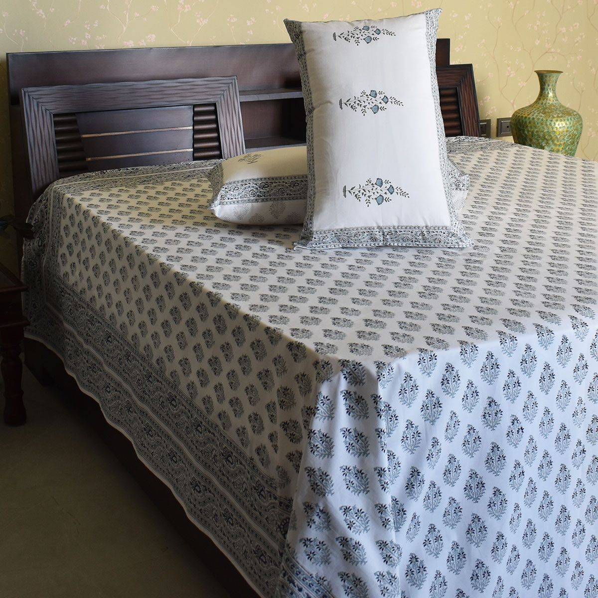 King Size Block Printed Percale Fine Cotton Bedspread with 2 Pillow Cases 200851