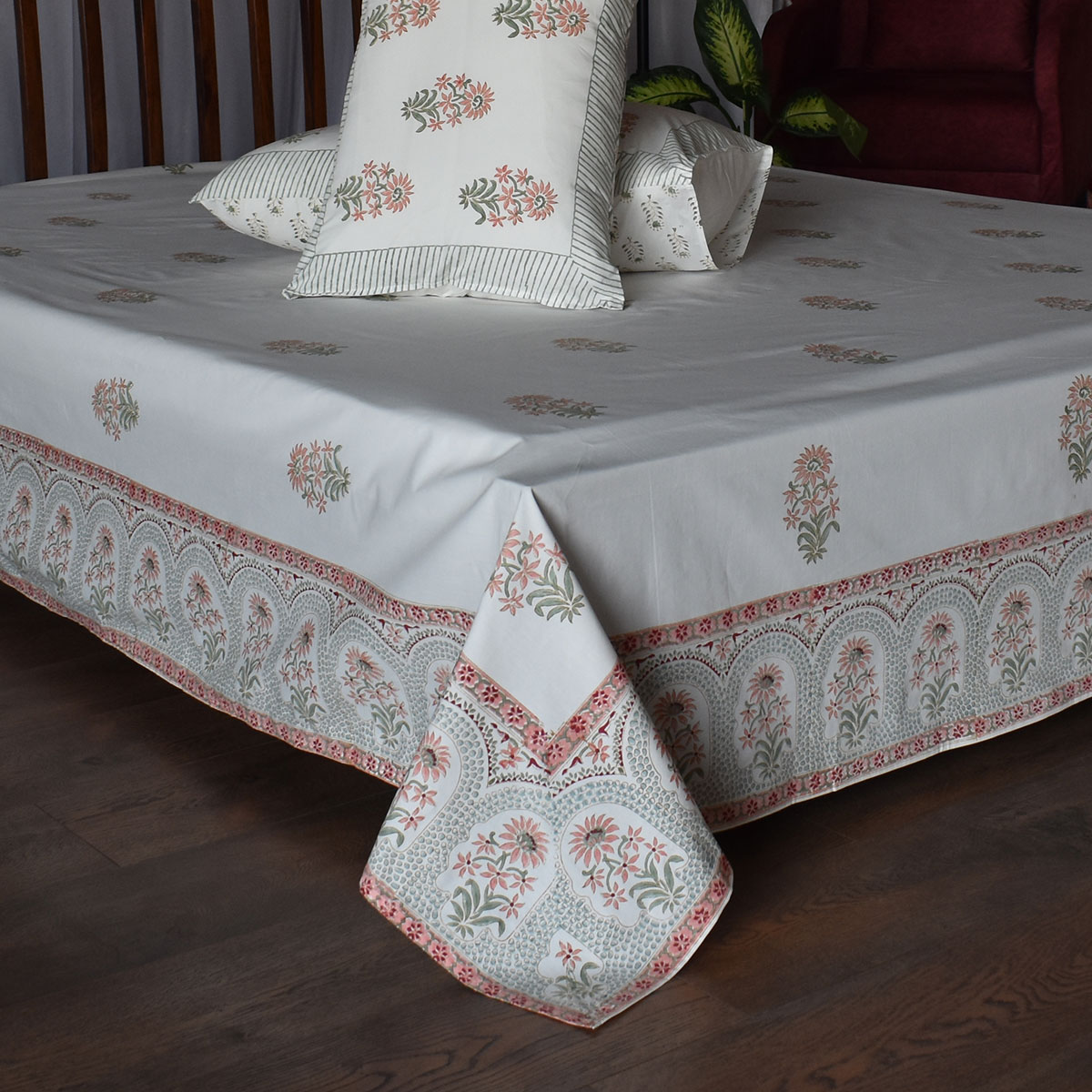 King Size Block Printed Percale Fine Cotton Bedspread with 2 Pillow Cases 200933