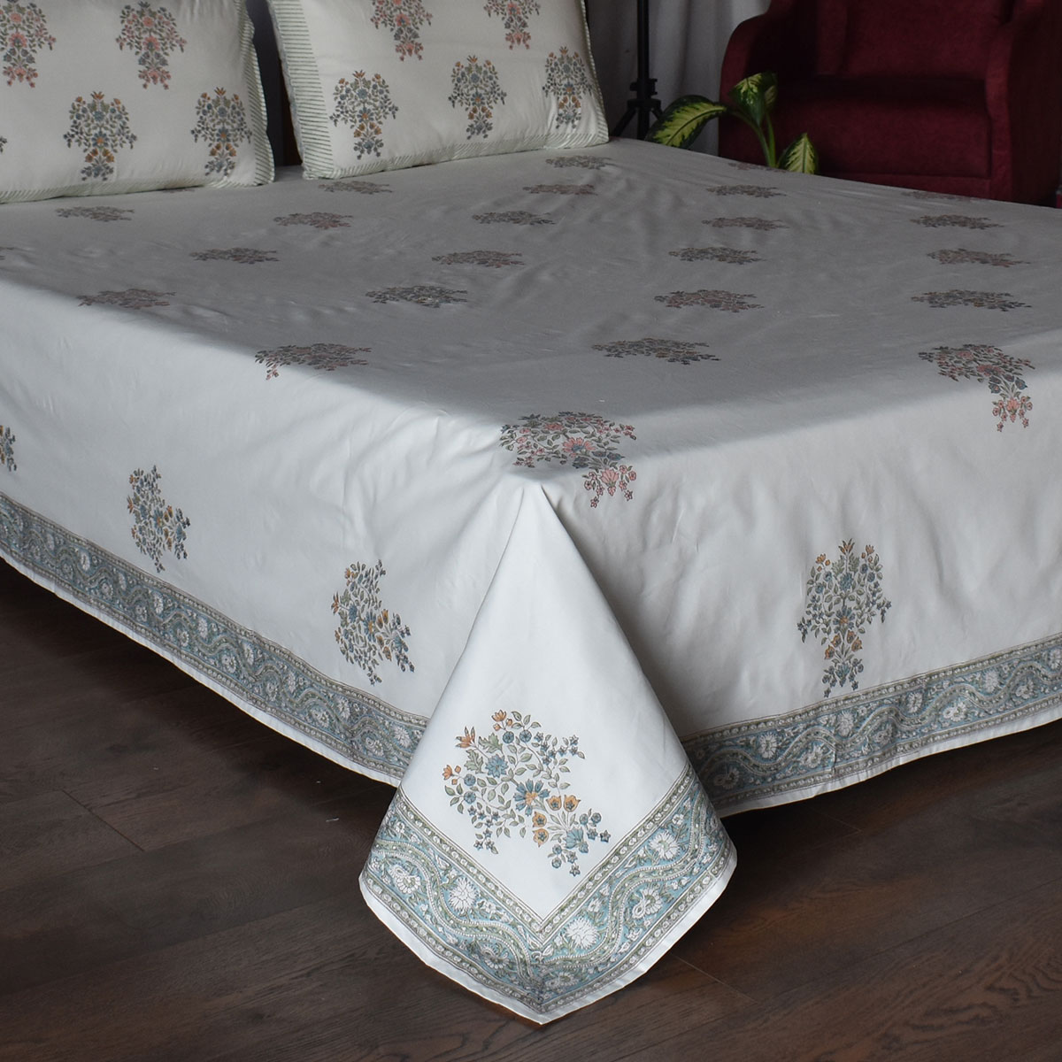 King Size Block Printed Percale Fine Cotton Bedspread with 2 Pillow Cases 200936