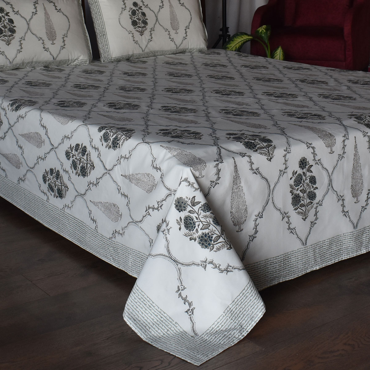 King Size Block Printed Percale Fine Cotton Bedspread with 2 Pillow Cases 200938