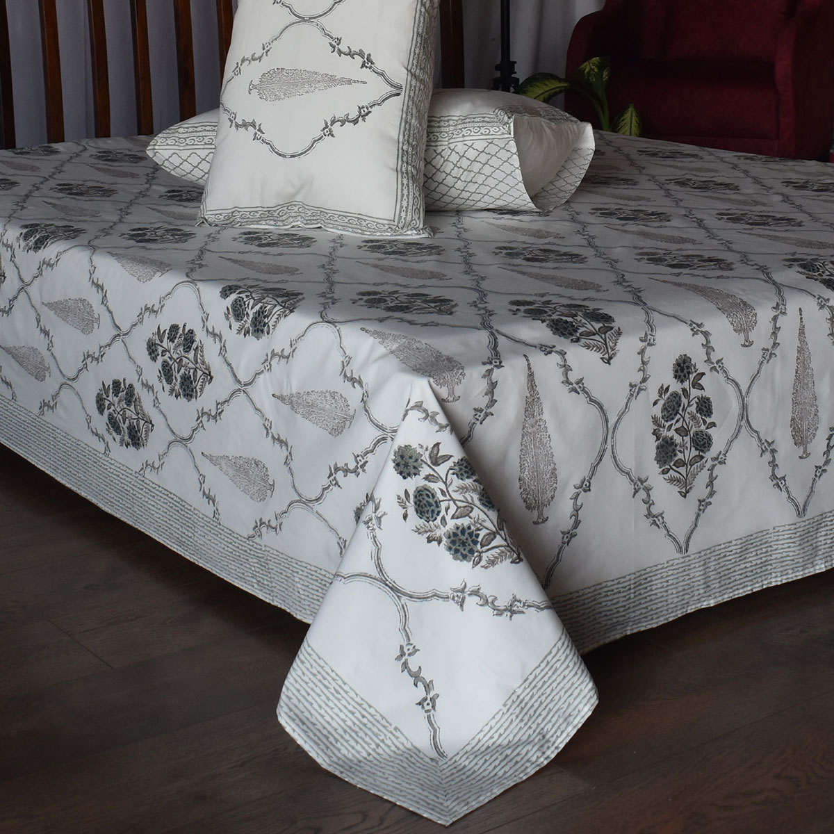 King Size Block Printed Percale Fine Cotton Bedspread with 2 Pillow Cases 200938