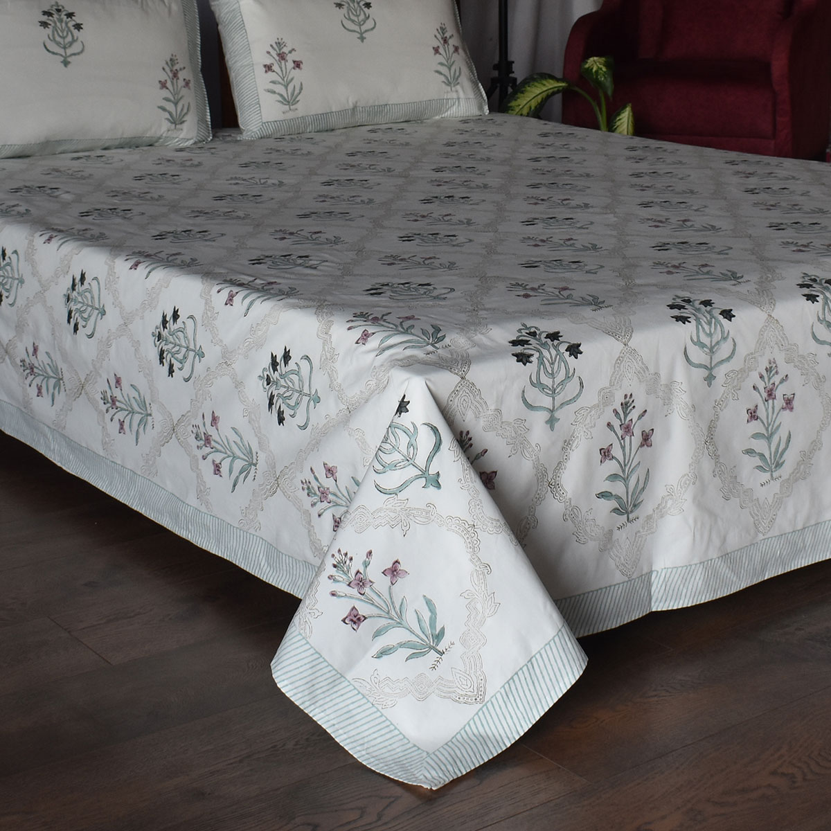 King Size Block Printed Percale Fine Cotton Bedspread with 2 Pillow Cases 200945
