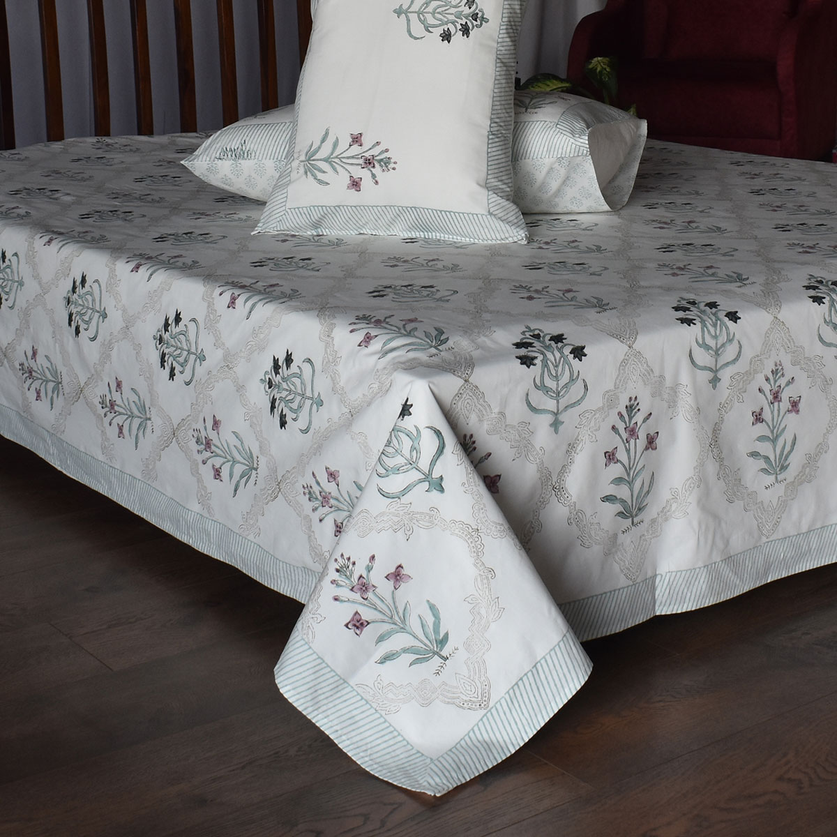 King Size Block Printed Percale Fine Cotton Bedspread with 2 Pillow Cases 200945