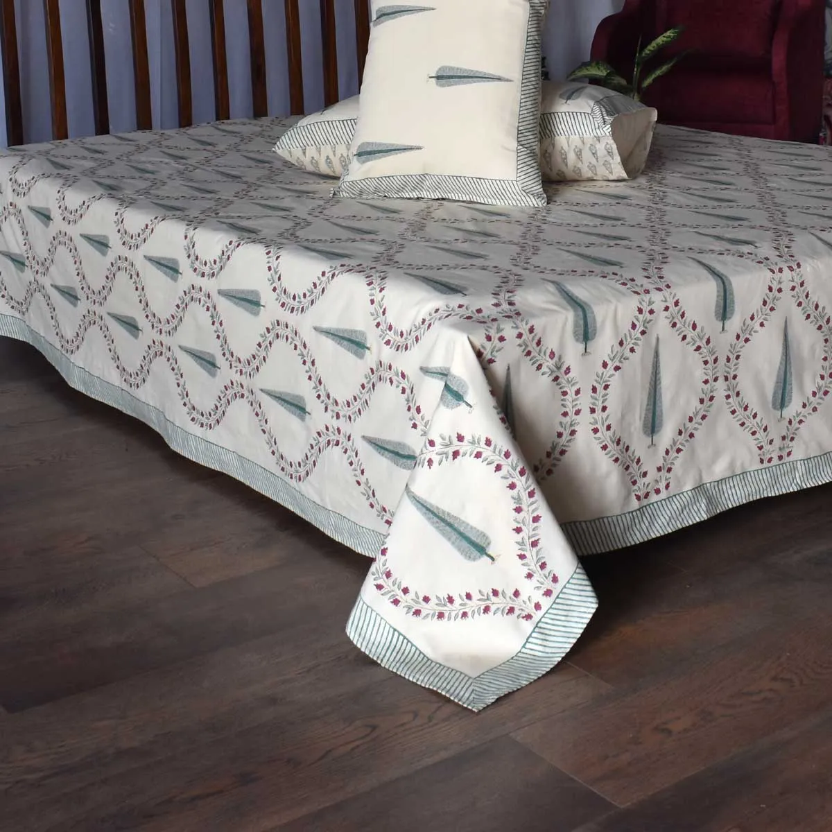 King Size Block Printed Percale Fine Cotton Bedspread with 2 Pillow Cases 200946