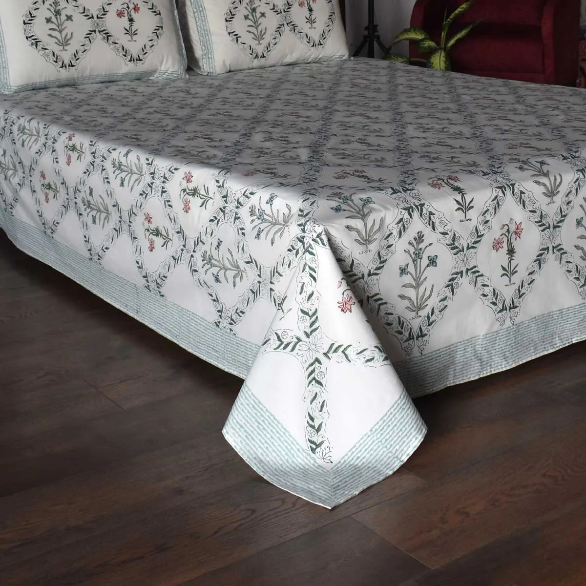 King Size Block Printed Percale Fine Cotton Bedspread with 2 Pillow Cases 200950