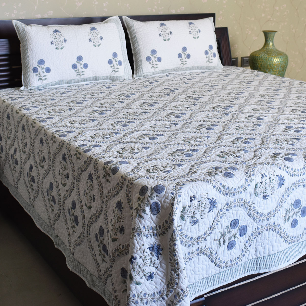 Quilted Bedspread Queen Size  202416