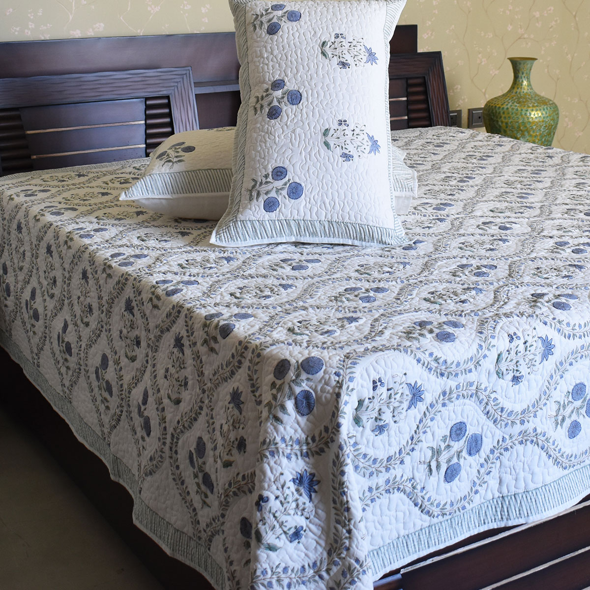 Quilted Bedspread Queen Size  202416