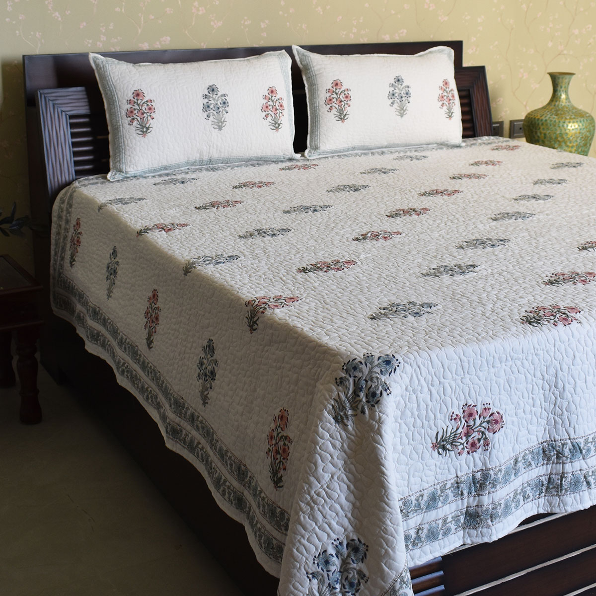 Quilted Bedspread Queen Size  202418