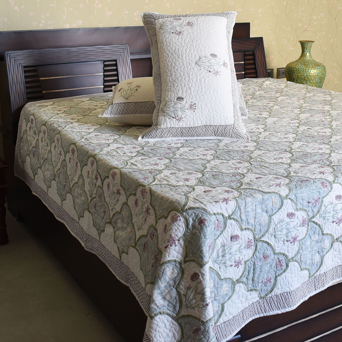 Quilted Bedspread Queen Size  202420