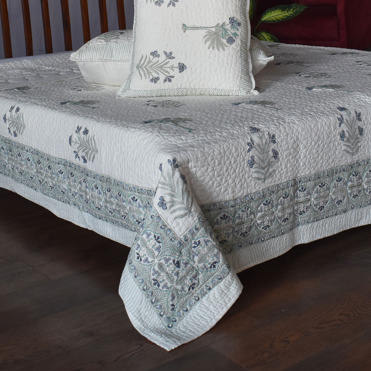 Quilted Bedspread Queen Size  202422