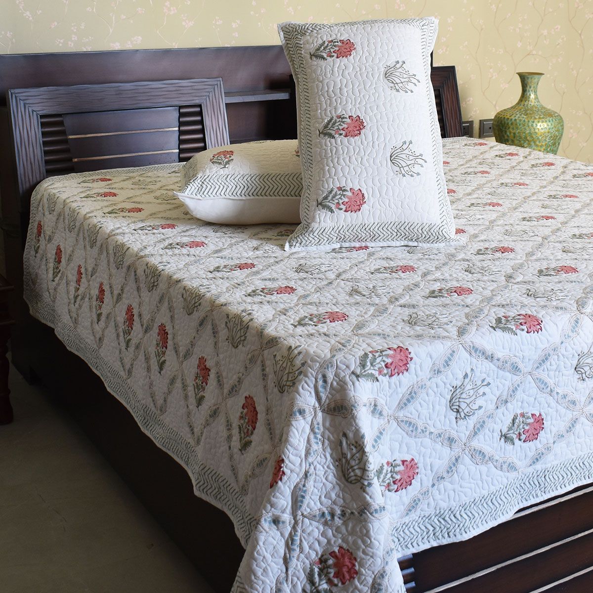 Quilted Bedspread Queen Size  202423