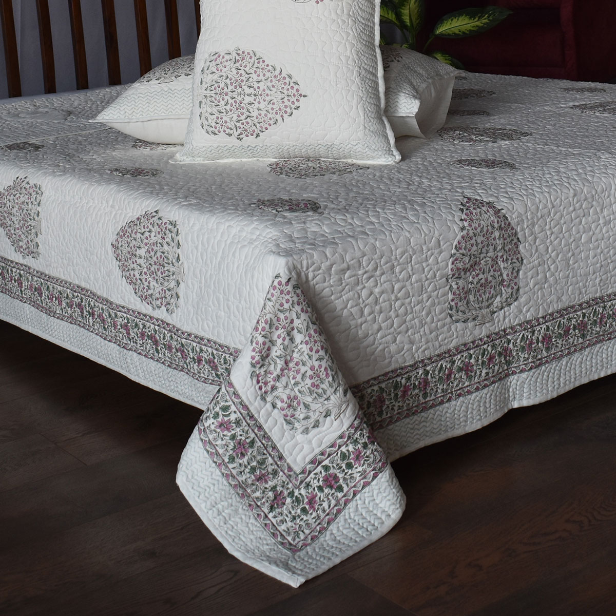 Quilted Bedspread Queen Size  202424