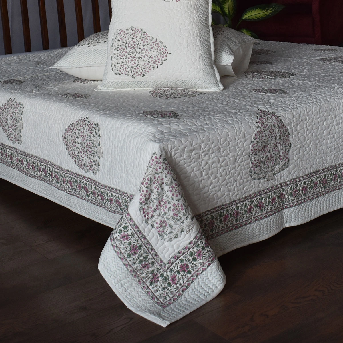 Quilted Bedspread Queen Size  202424
