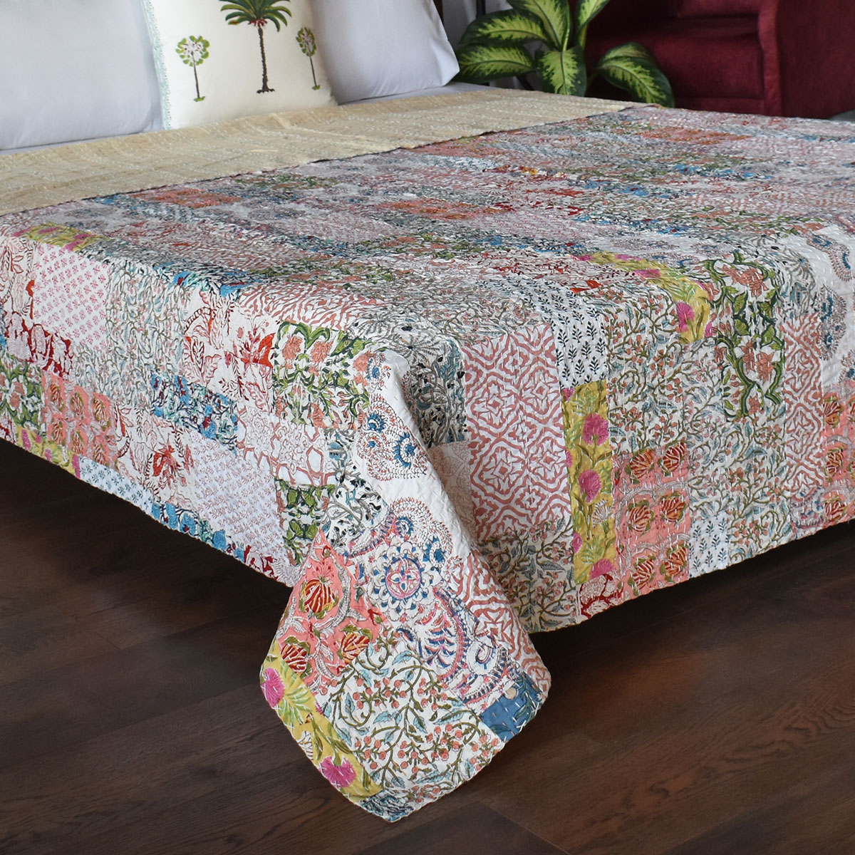 Hand Quilted Kantha Patchwork Quilt  Artisan-Made Elegance by Roopantaran  202574