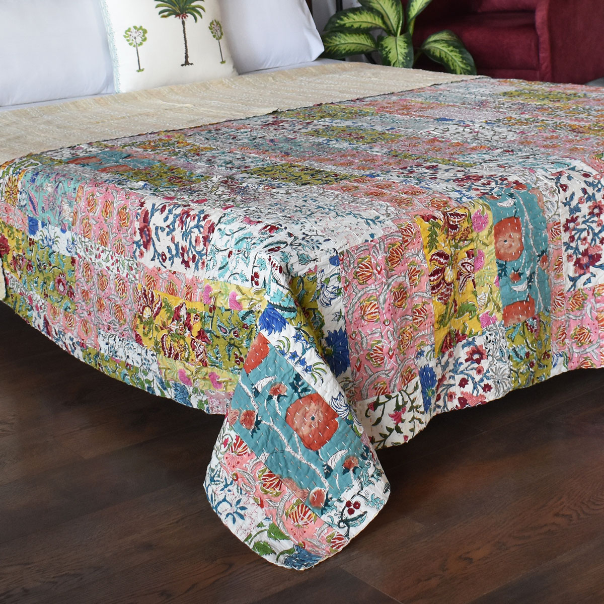 Hand Quilted Kantha Patchwork Quilt  Artisan-Made Elegance by Roopantaran  202577