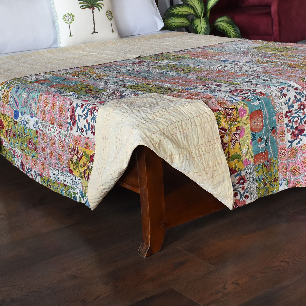 Hand Quilted Kantha Patchwork Quilt Artisan-Made Elegance by Roopantaran 202577