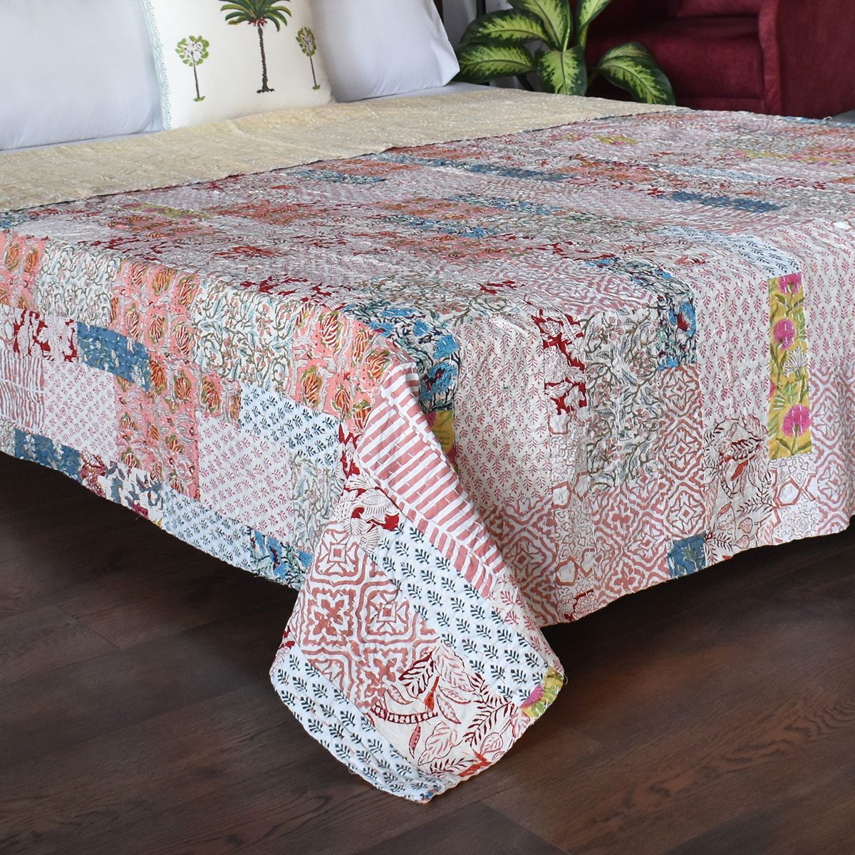 Hand Quilted Kantha Patchwork Quilt Artisan-Made Elegance by Roopantaran 202578