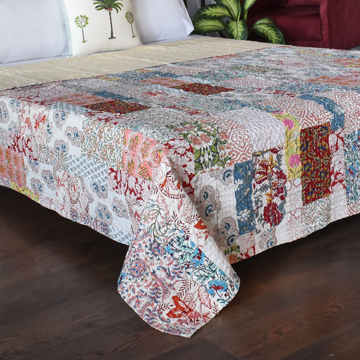 Hand Quilted Kantha Patchwork Quilt Artisan-Made Elegance by Roopantaran 202581