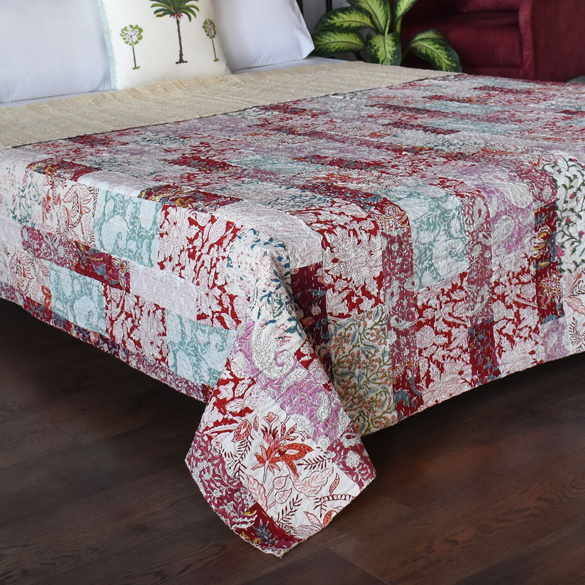 Hand Quilted Kantha Patchwork Quilt Artisan-Made Elegance by Roopantaran 202583