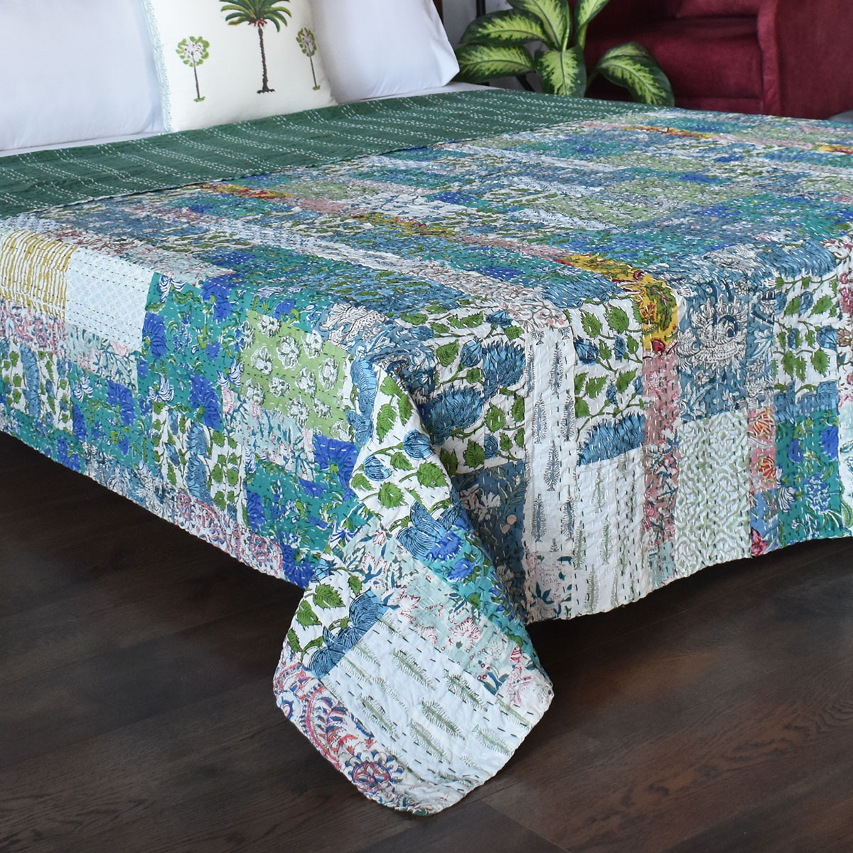 Hand Quilted Kantha Patchwork Quilt Artisan-Made Elegance by Roopantaran 202584