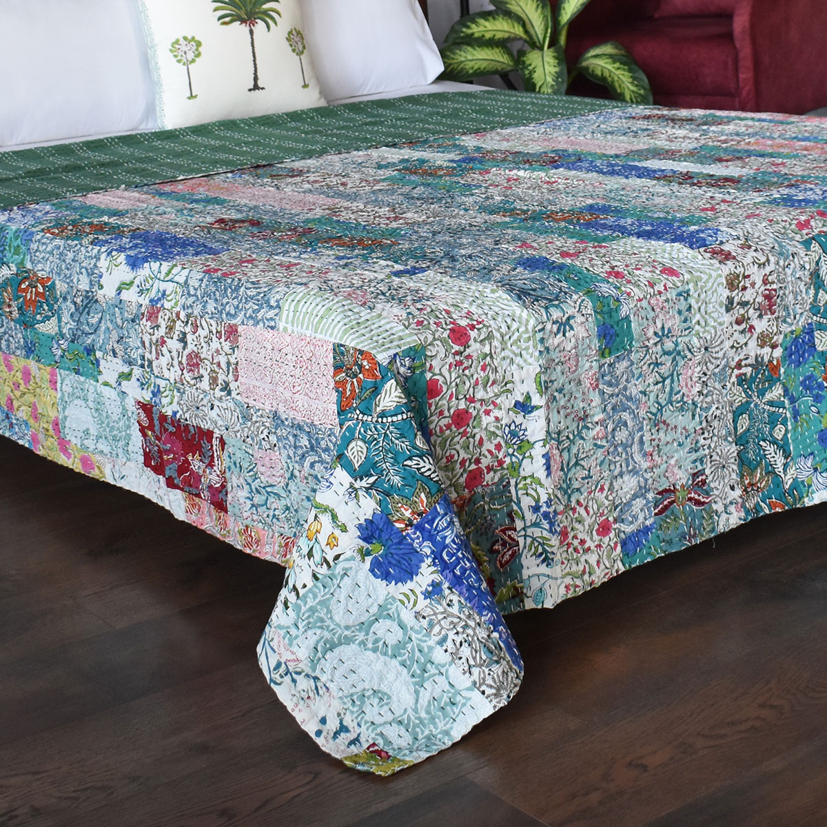 Hand Quilted Kantha Patchwork Quilt Artisan-Made Elegance by Roopantaran 202585
