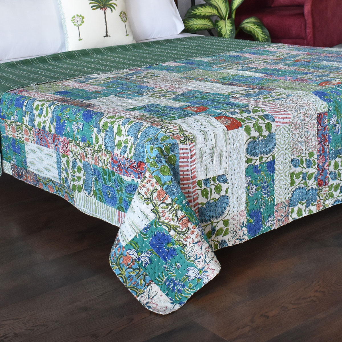 Hand Quilted Kantha Patchwork Quilt Artisan-Made Elegance by Roopantaran 202586