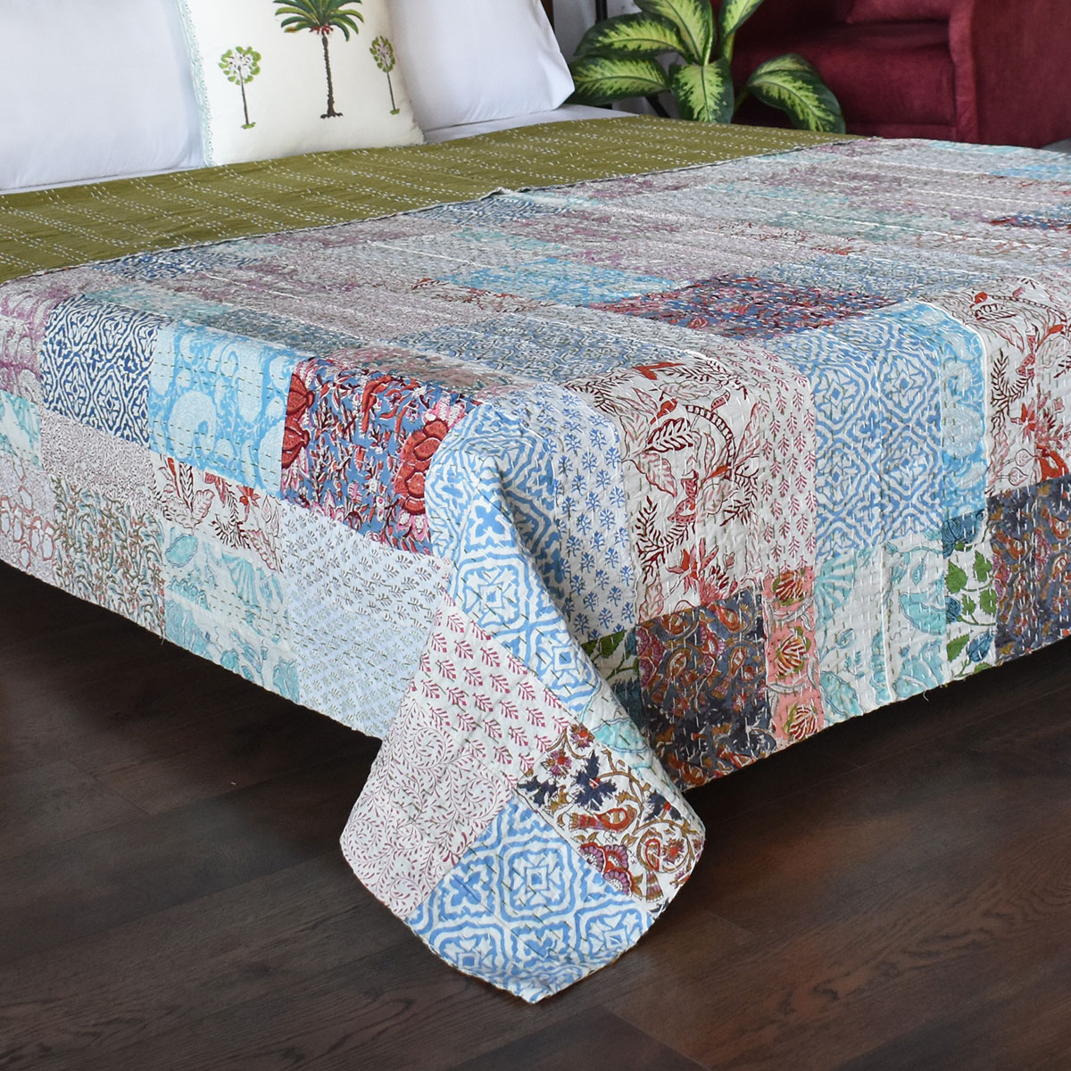 Hand Quilted Kantha Patchwork Quilt Artisan-Made Elegance by Roopantaran 202588