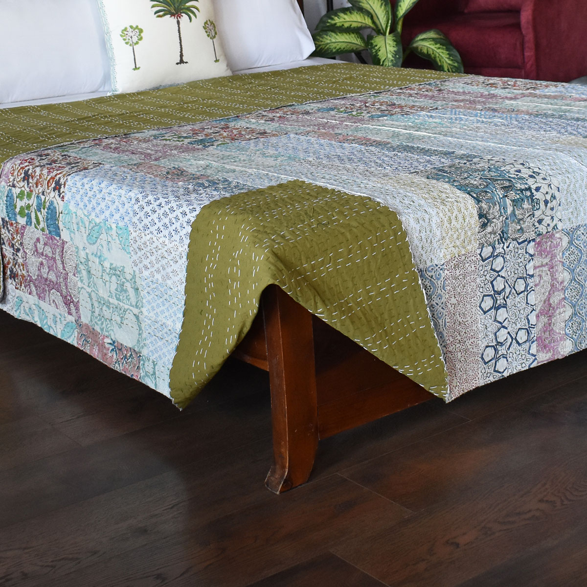 Hand Quilted Kantha Patchwork Quilt Artisan-Made Elegance by Roopantaran 202589