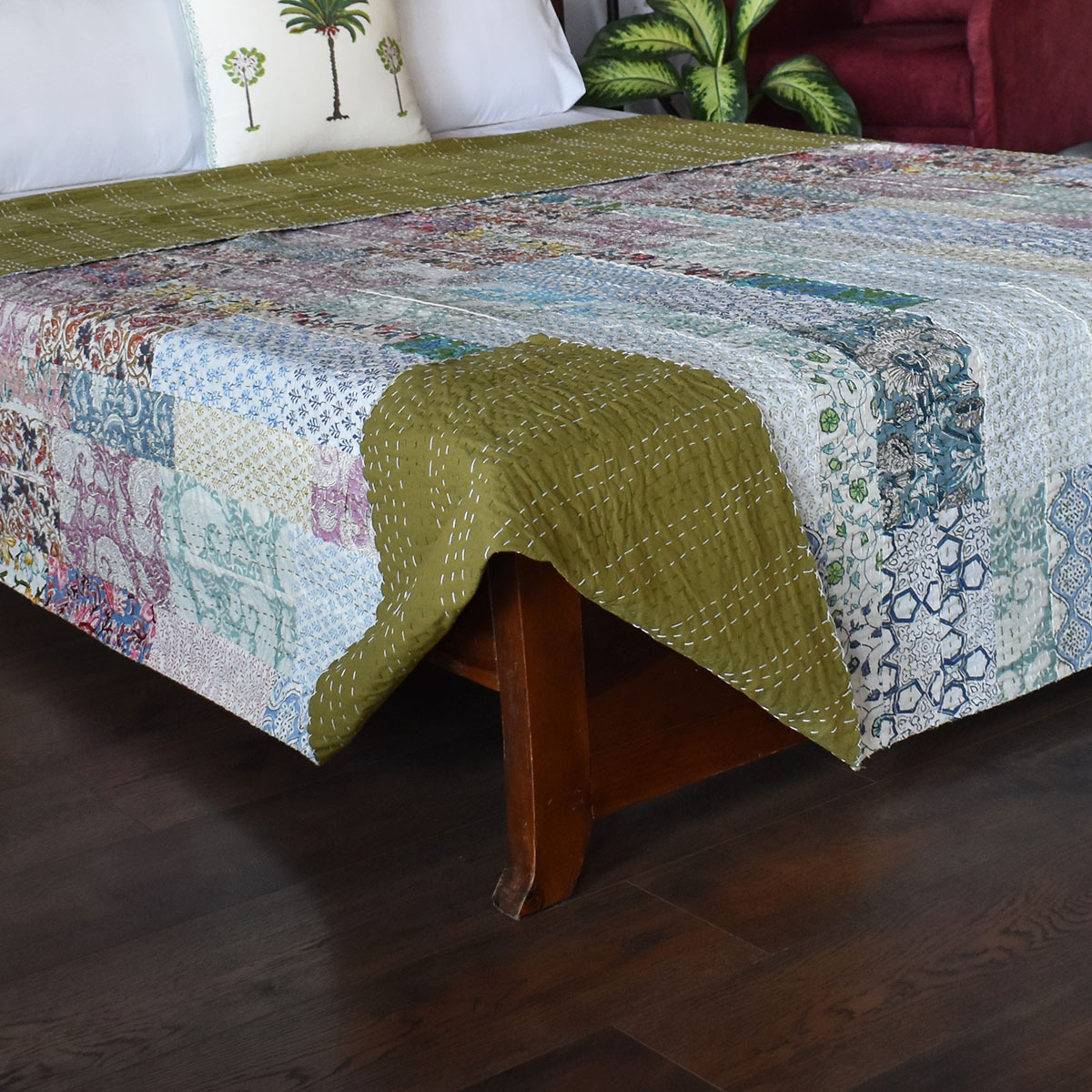 Hand Quilted Kantha Patchwork Quilt  Artisan-Made Elegance by Roopantaran  202590