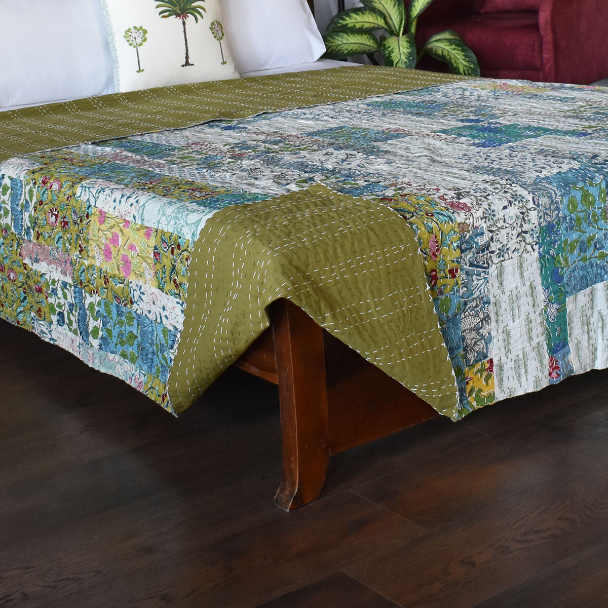 Hand Quilted Kantha Patchwork Quilt Artisan-Made Elegance by Roopantaran 202592