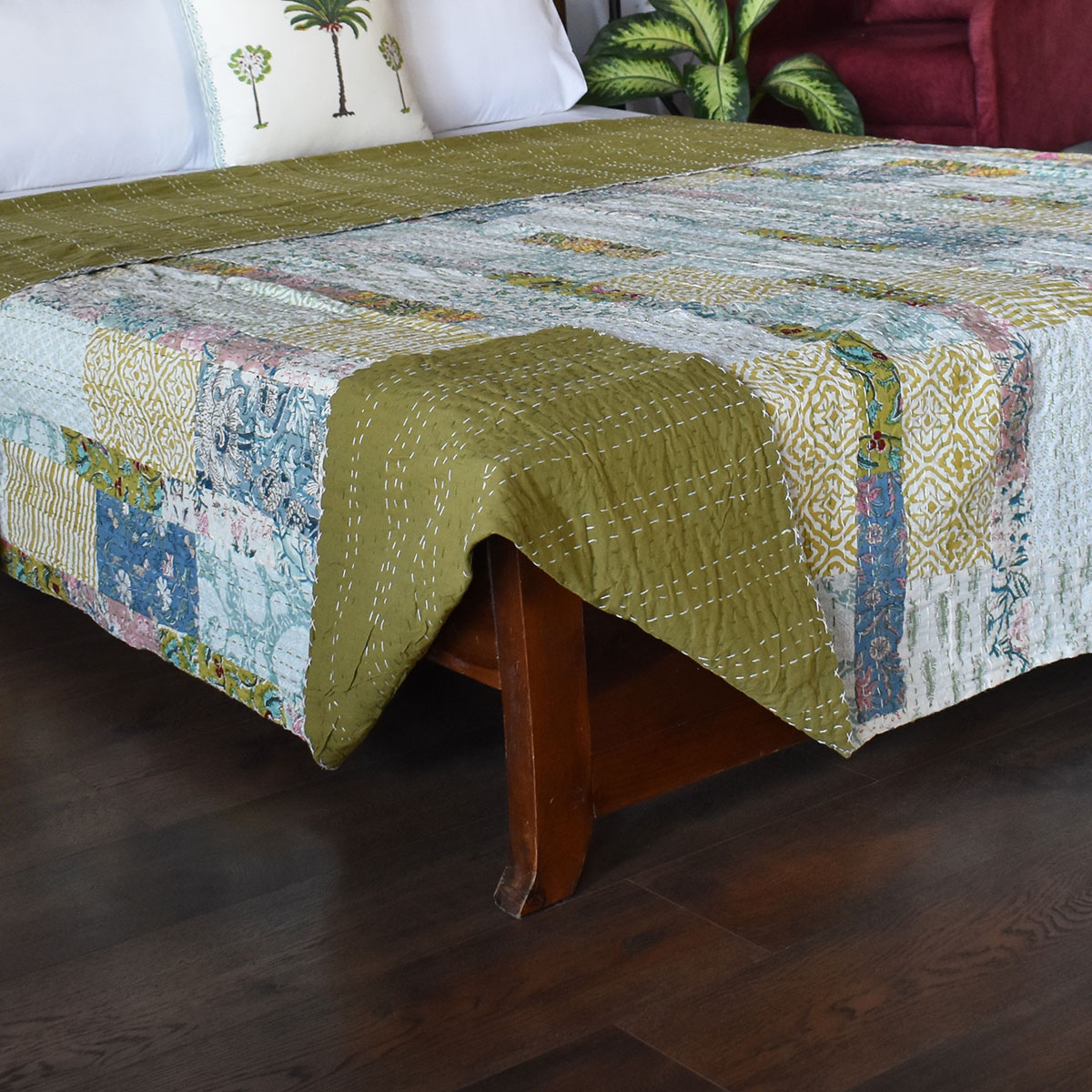 Hand Quilted Kantha Patchwork Quilt Artisan-Made Elegance by Roopantaran 202593