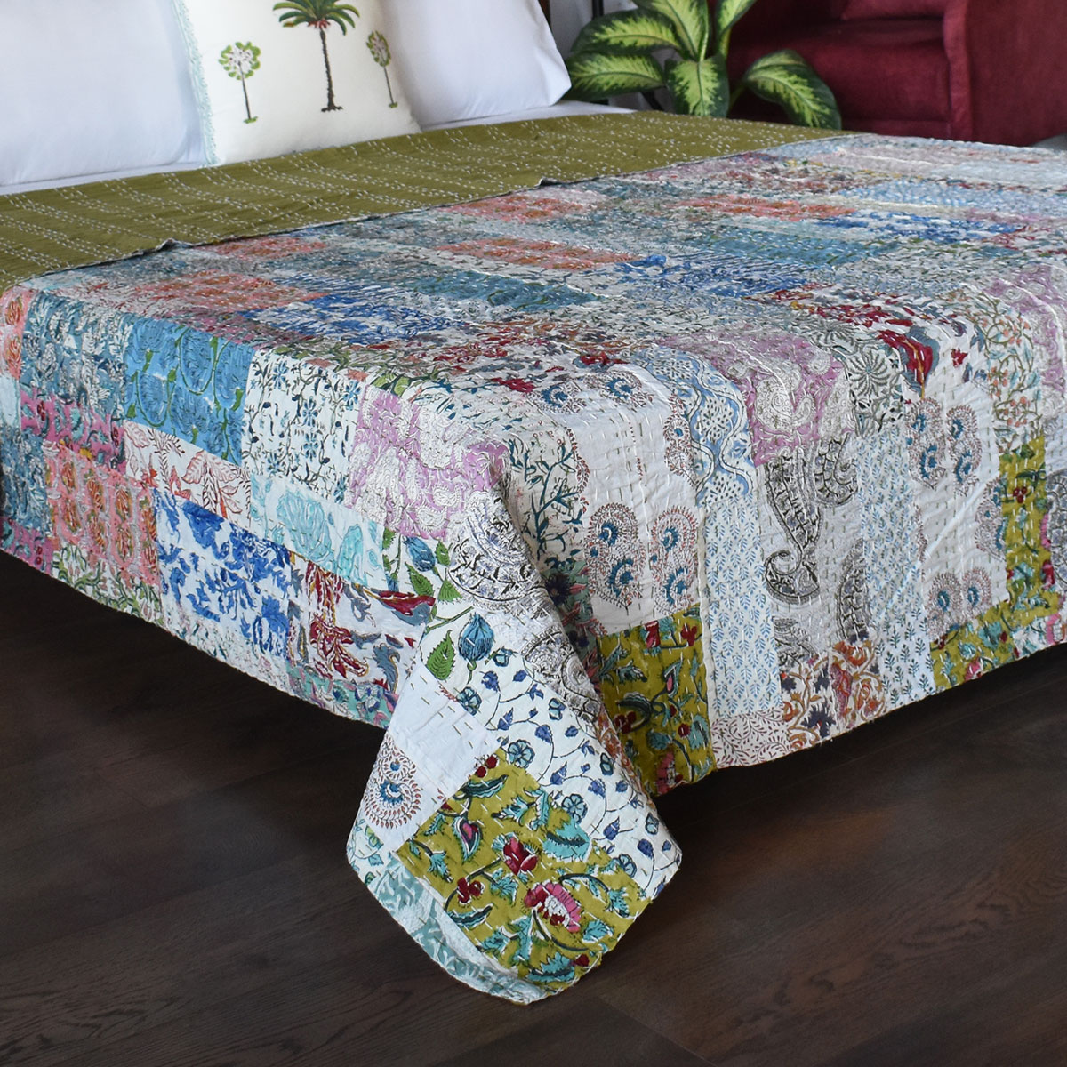 Hand Quilted Kantha Patchwork Quilt Artisan-Made Elegance by Roopantaran 202594