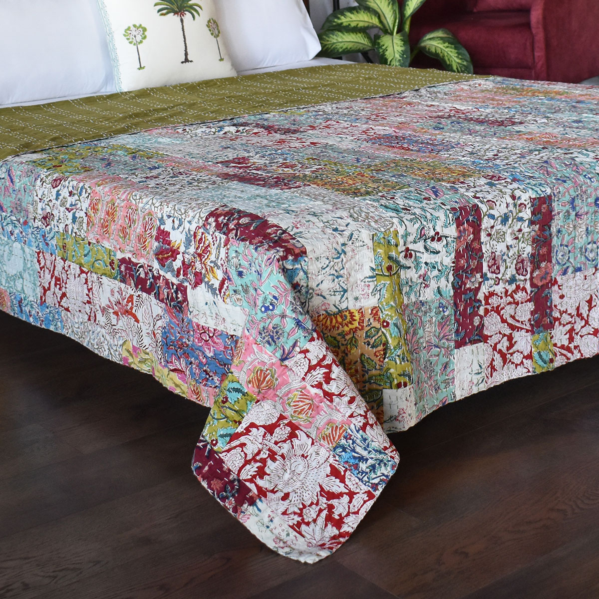 Hand Quilted Kantha Patchwork Quilt  Artisan-Made Elegance by Roopantaran  202595