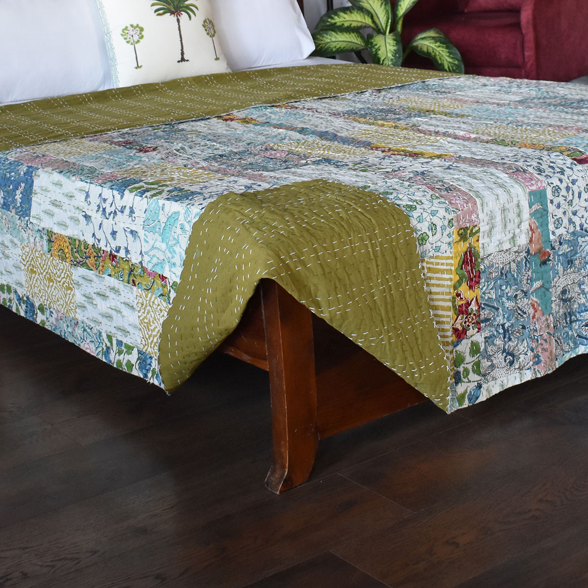 Hand Quilted Kantha Patchwork Quilt  Artisan-Made Elegance by Roopantaran  202596